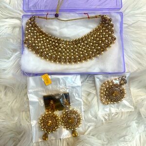 Indian Jewerly Set : Earrings, Necklace Tikka